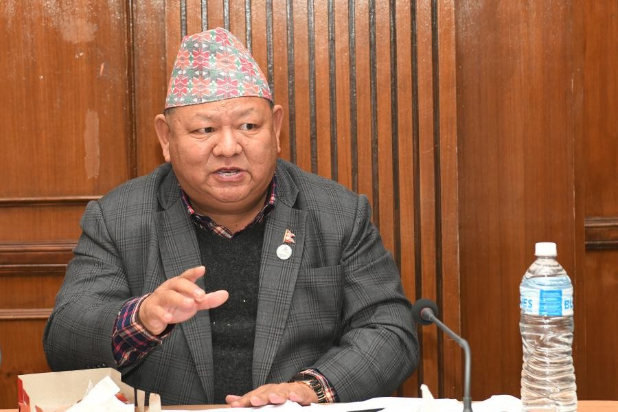 पशुपति क्षेत्रमा भगवानको चित्र ‘पेन्टिङ’ गर्न मन्त्री आलेको निर्देशन