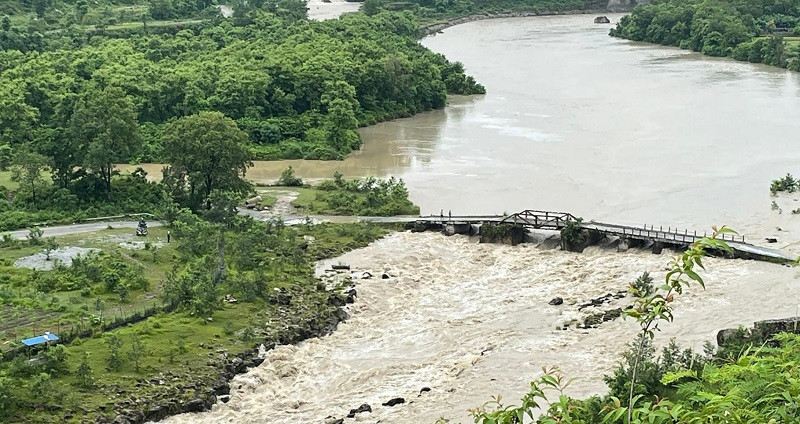 बाढीपहिरोका कारण ६ ठाउँका सडक अवरुद्ध